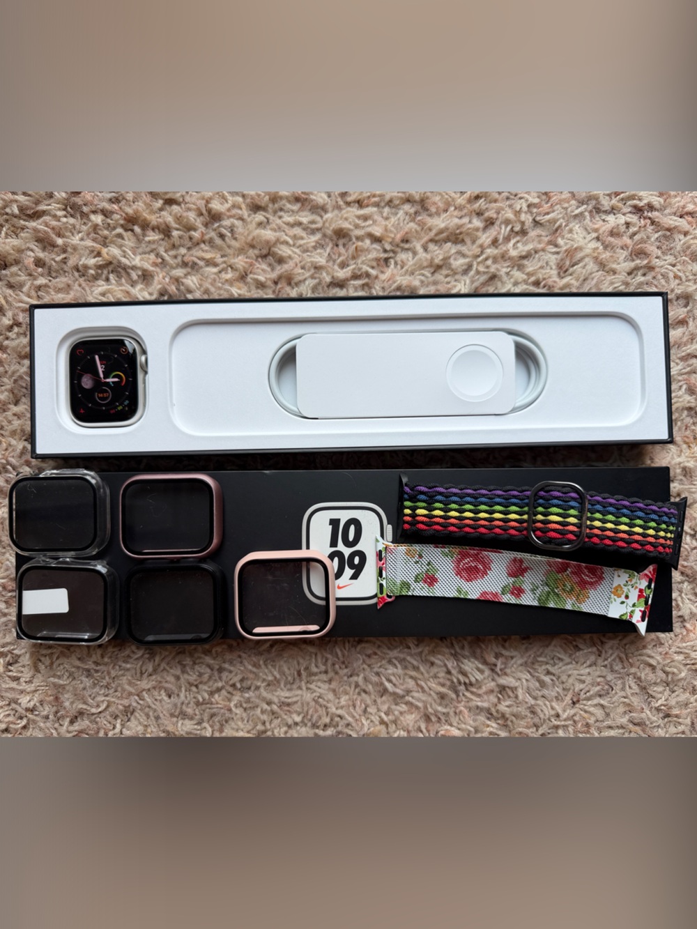 Apple Watch 41mm Nike Series 7 + Milanese and Fabric Bands + Cases + Charger